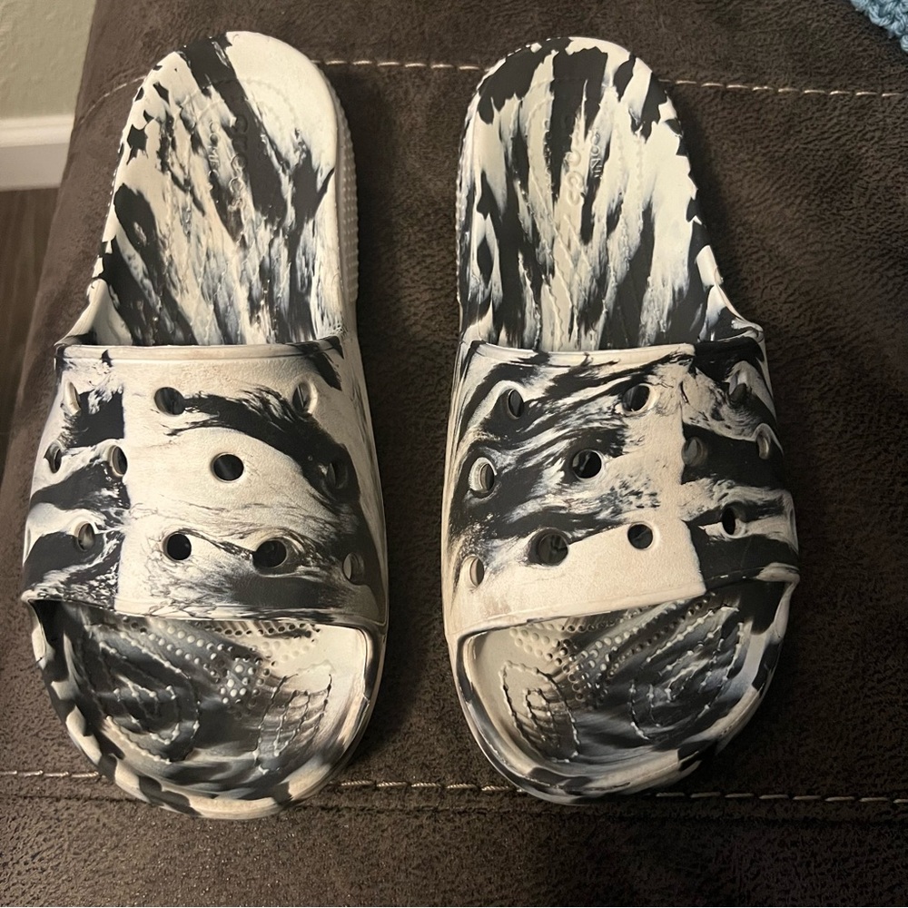 Marble Crocs